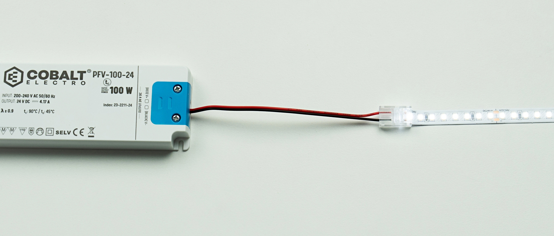 Connection diagram of LED strip and power supplies using a single-sided connector
